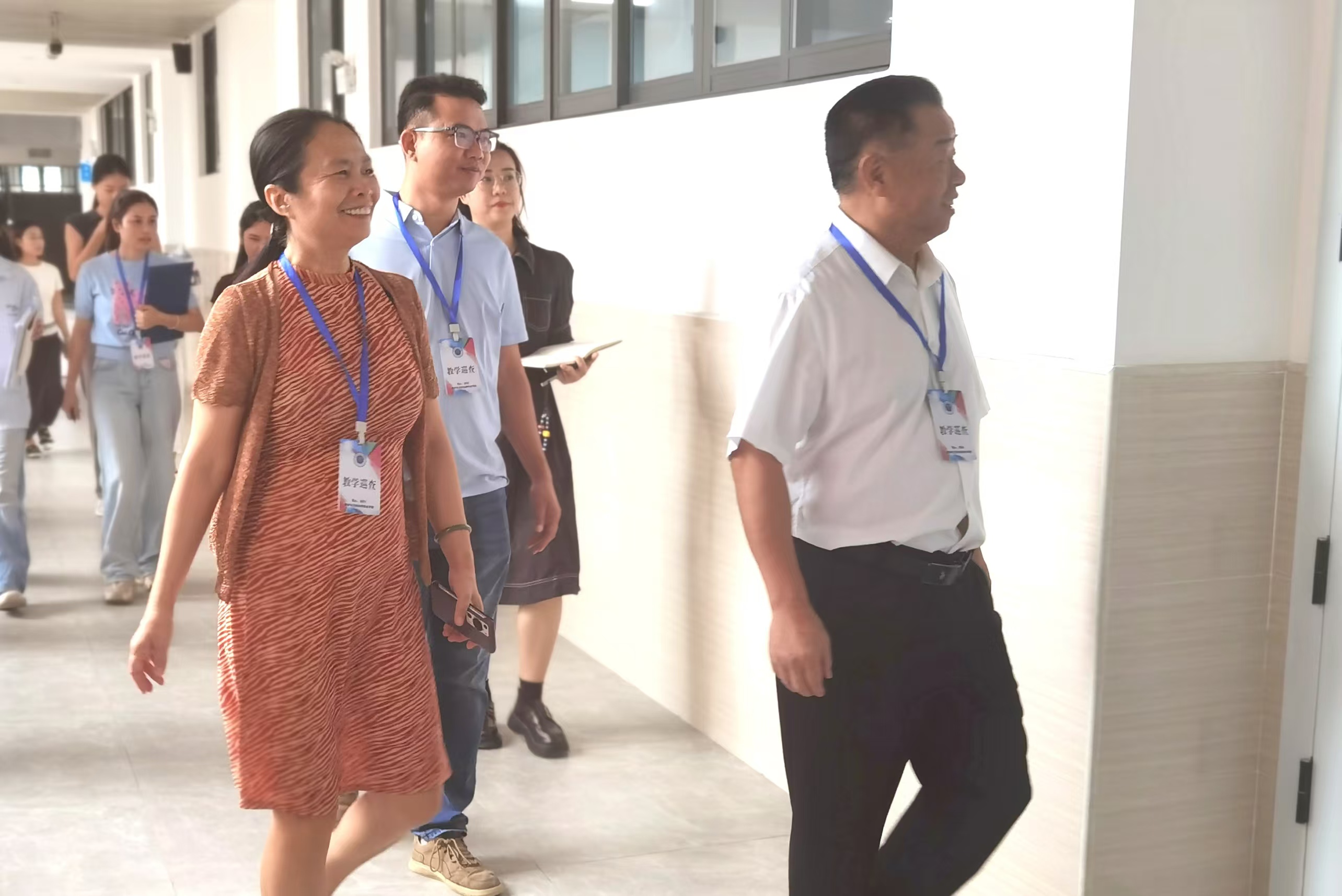 开云在线登录app入口开展新学期教学检查 黄景贵校长深入教学一线