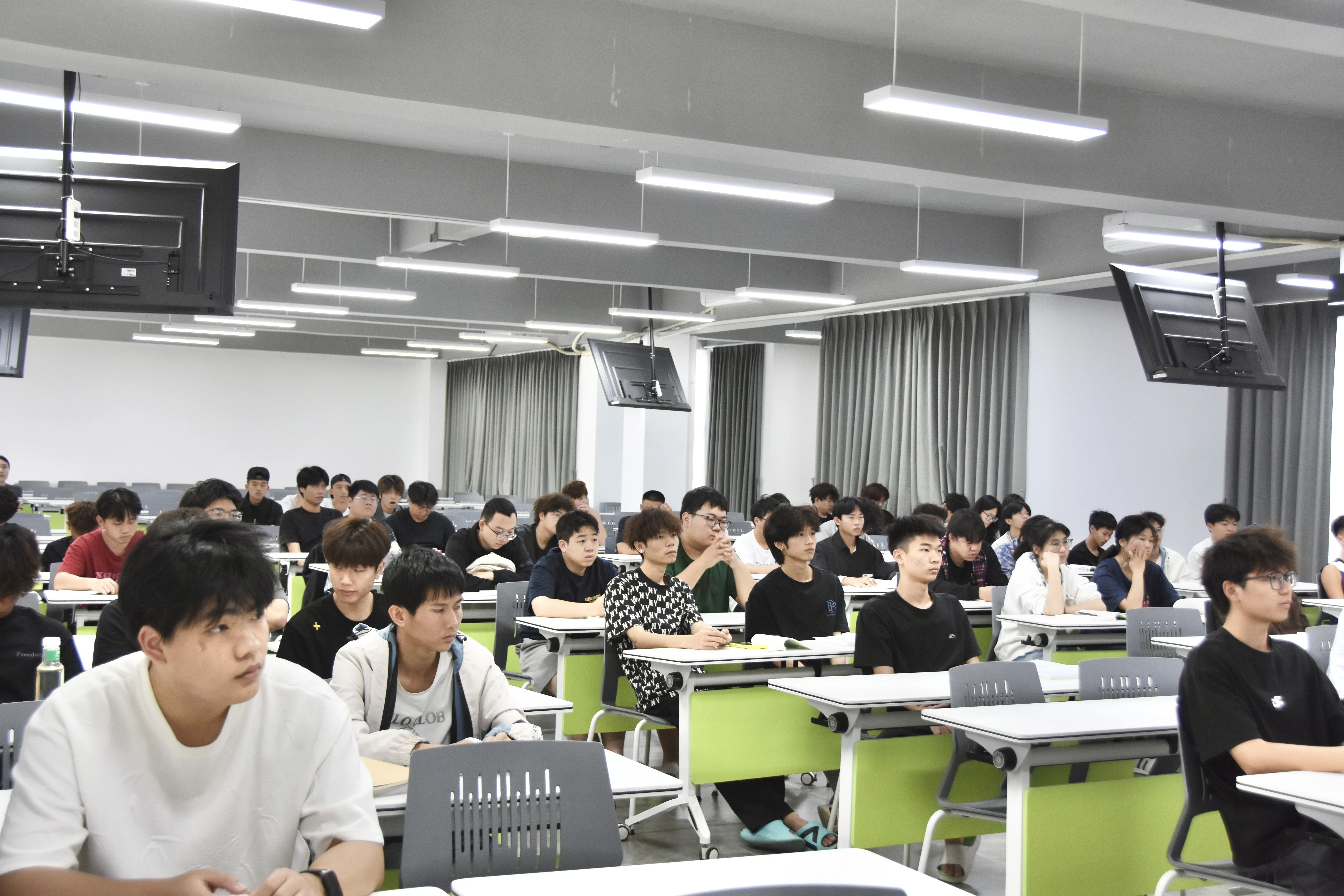 春启新程逐梦行 思政领航育新人 —— 开云在线登录app入口党委书记、校长讲授 2026 年春季开学第一课