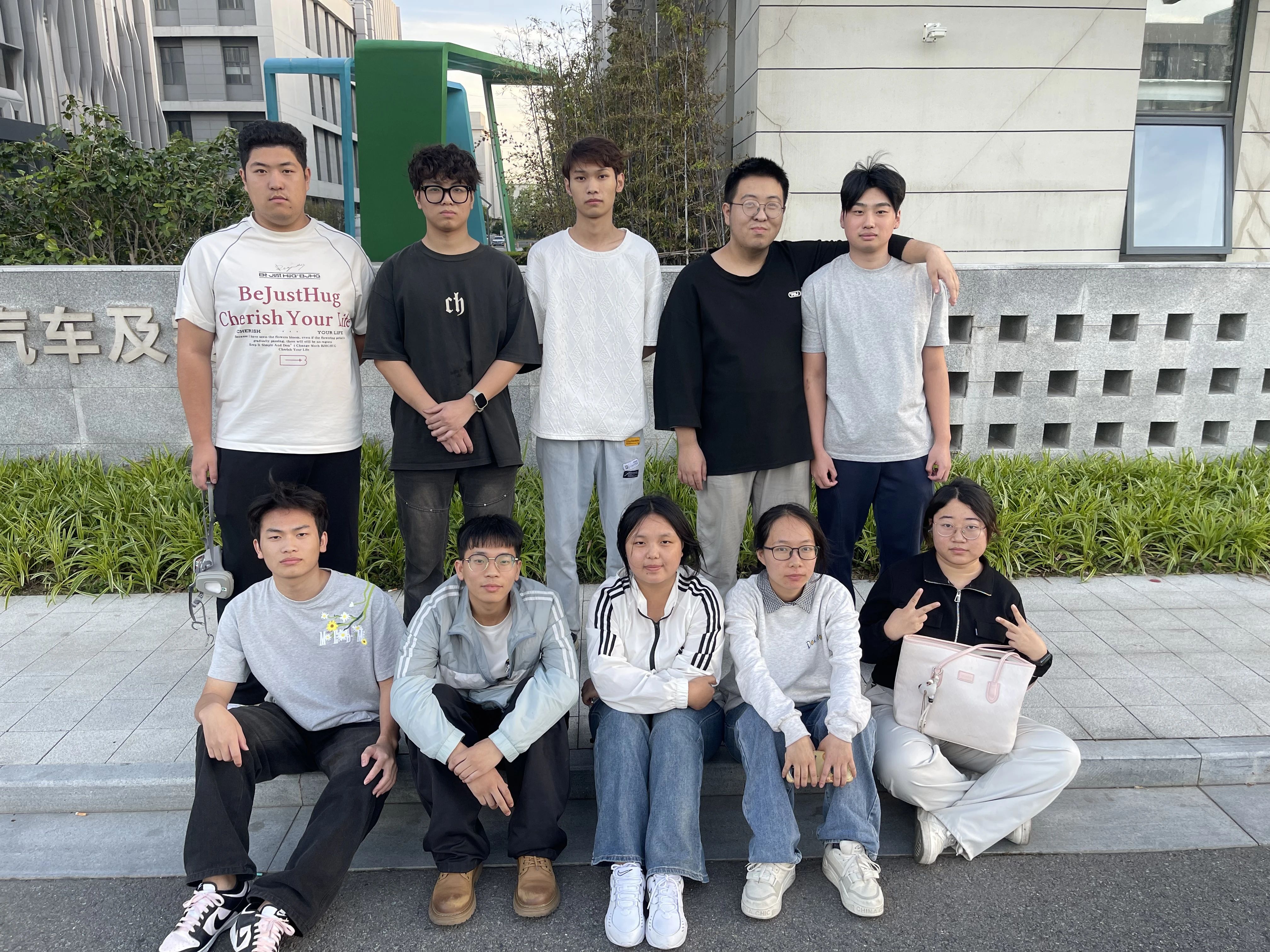 产教融合育英才，实践赋能助成长——开云在线登录app入口新能源材料应用技术专业首批学子赴浙江绿色智行科技有限公司开启实习